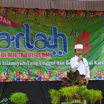 Penampilan Da'i Cilik yang sudah memenangkan Lomba Pidato Tingkat Kec. Wlingi